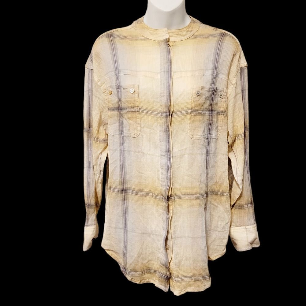2/$20 Vintage flannel buttons down shirt Size: Small